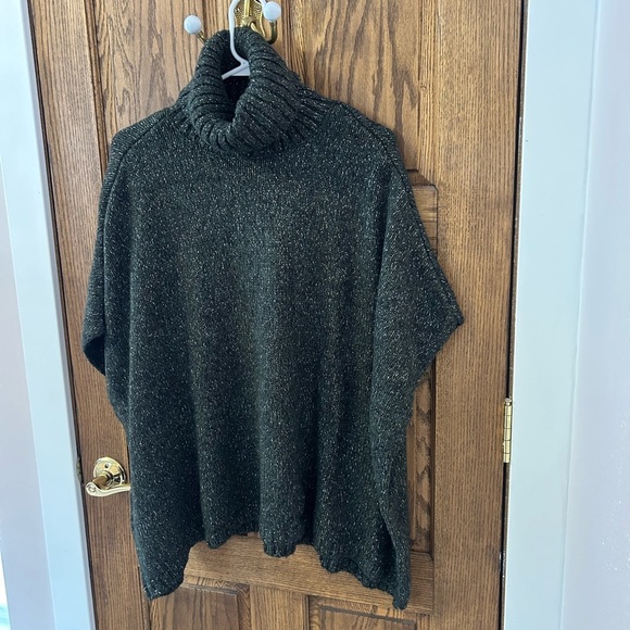 LOFT Dark Green Sparkly Short Sleeve Knit Turtleneck Poncho Sweater Medium NWT - Picture 4 of 8